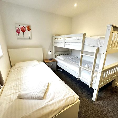 Maisy Lodge - Two Bed Lux Flat - Parking, Netflix, Wifi - Close To Blenheim Palace & Oxford - F2 Kidlington Exterior foto