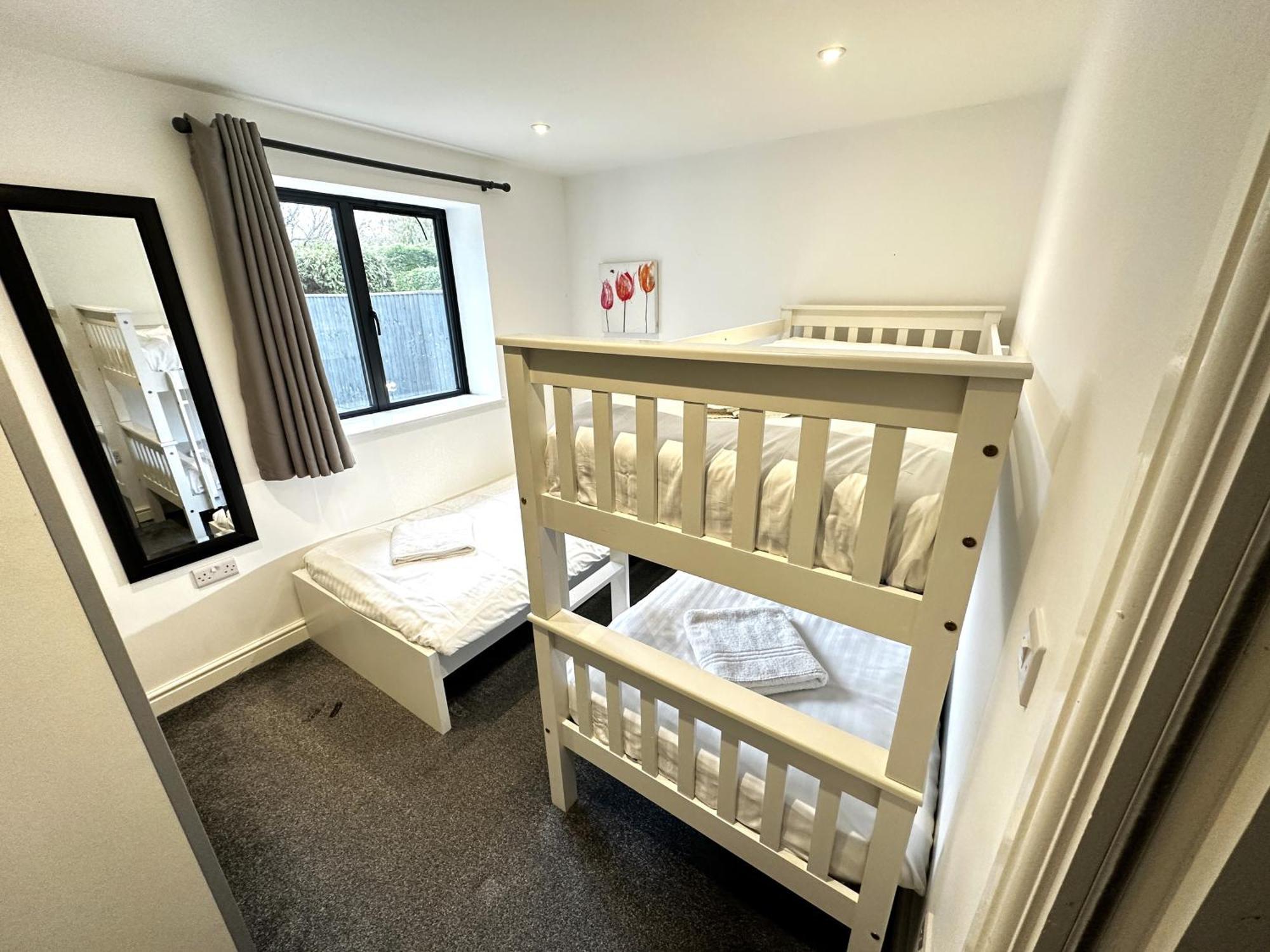 Maisy Lodge - Two Bed Lux Flat - Parking, Netflix, Wifi - Close To Blenheim Palace & Oxford - F2 Kidlington Exterior foto